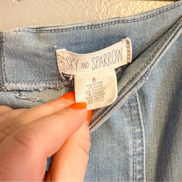 Sky and Sparrow Light Wash Denim Mini Skirt Womens Medium - Picture 2 of 5